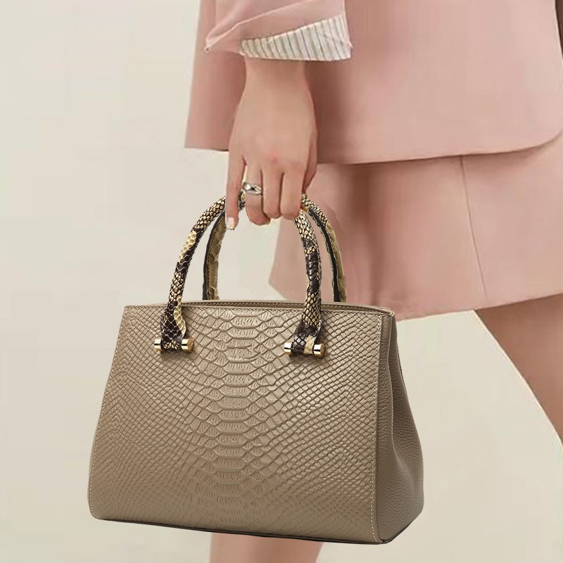 Lumovera Classic Chic Handtas – Taupe Python Look
